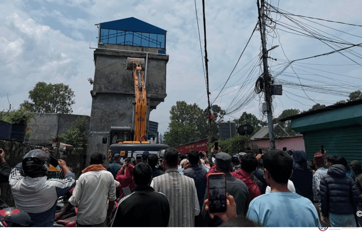 पोखराको पृथ्वीचोकमा सरकारी जग्गा खाली, ९ वटा दल तथा संघसंस्थाका भवन हटाइयो