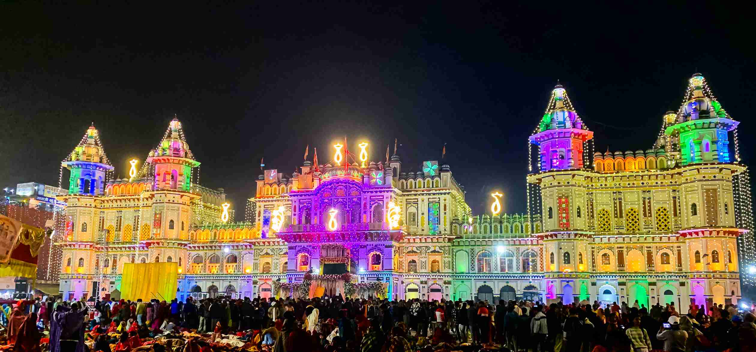 मिथिलाञ्चलमा विवाहपञ्चमीको उत्सव, झिलिमिली जानकी मन्दिर