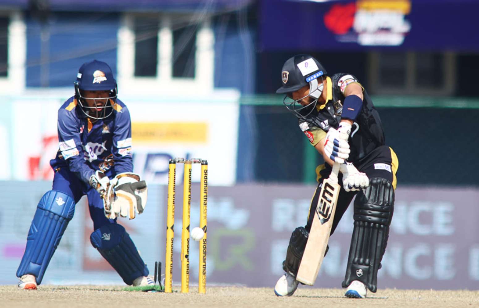 लुम्बिनीको कसिलो बलिङ, काठमाडौं १०४ रनमा अल आउट