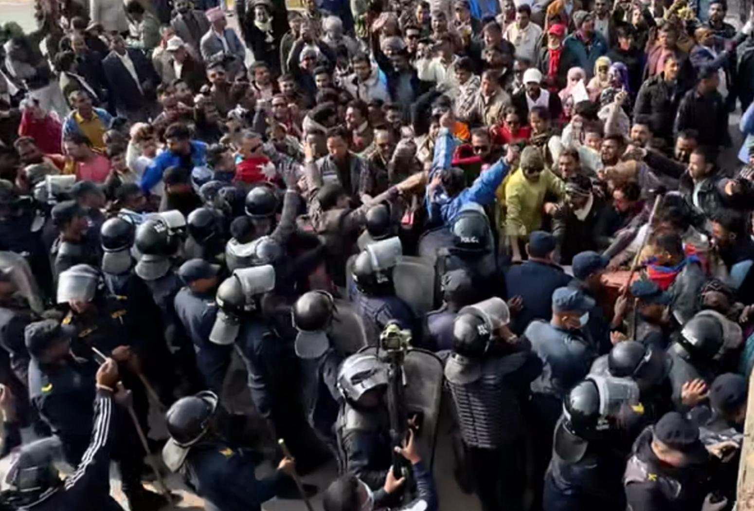 पोखरामा रास्वपाको प्रदर्शन, ठूलो संख्यामा प्रहरी परिचालन