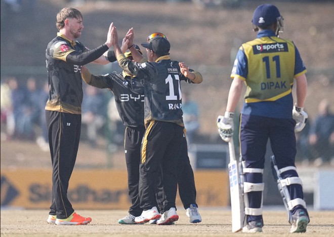 विराटनगरविरुद्ध काठमाडौं एक विकेटले विजयी, रोचक बन्यो प्लेअफ होड