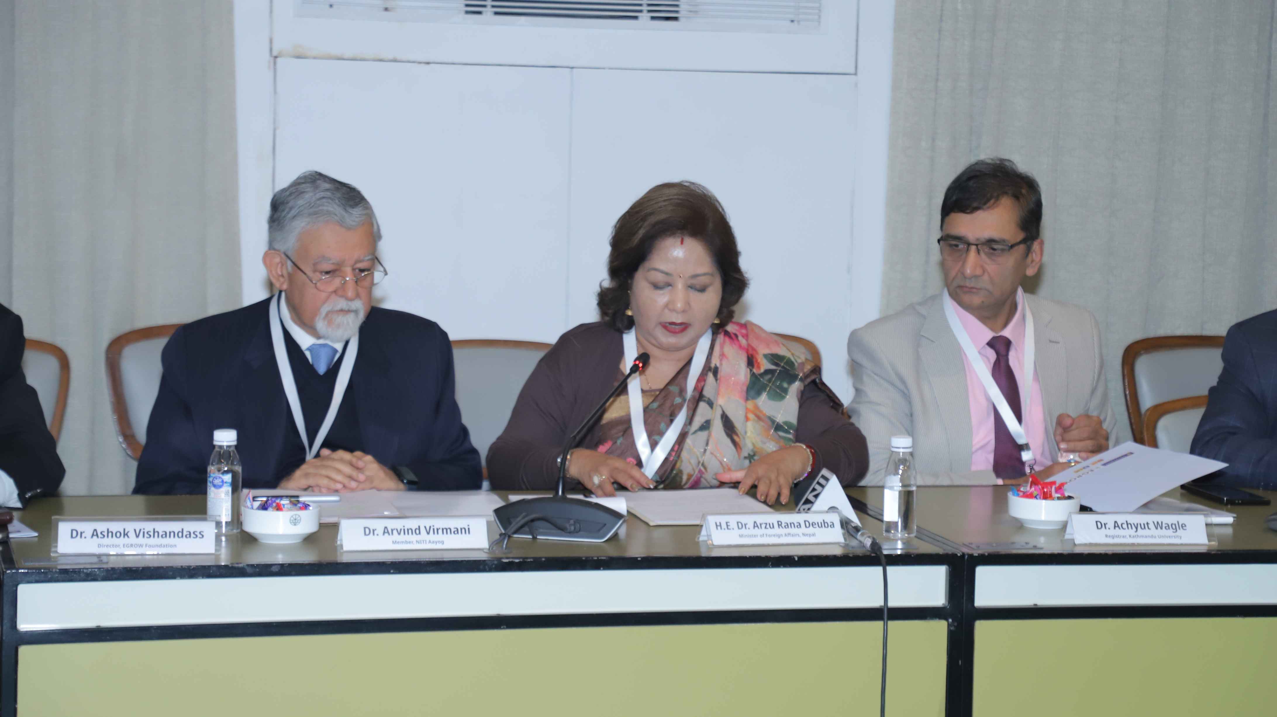 दिल्ली पुगेर आरजुले भनिन्‌ : पोखरा र भैरहवा विमानस्थललाई हवाई रुट चाहियो