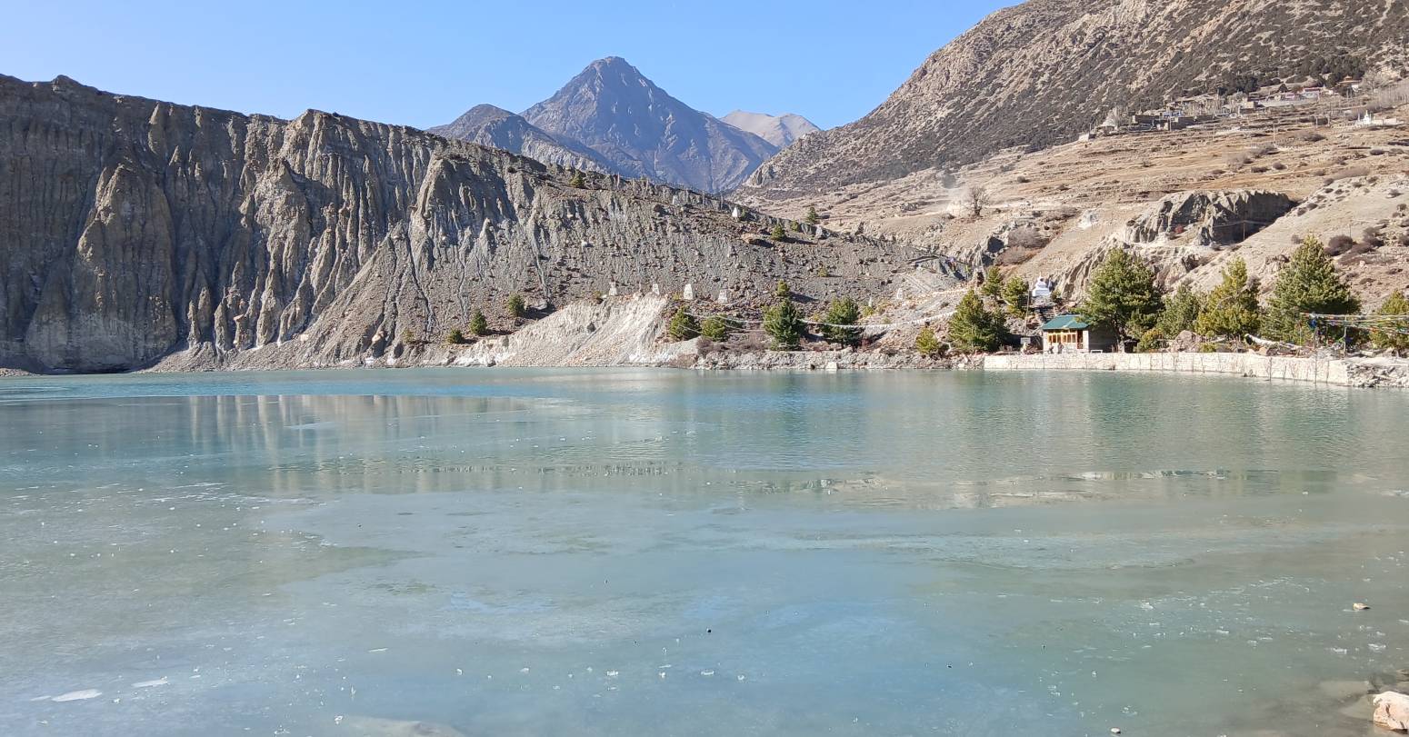 ‘अचम्मै पो भो ! मनाङमा हिउँ नै परेन’