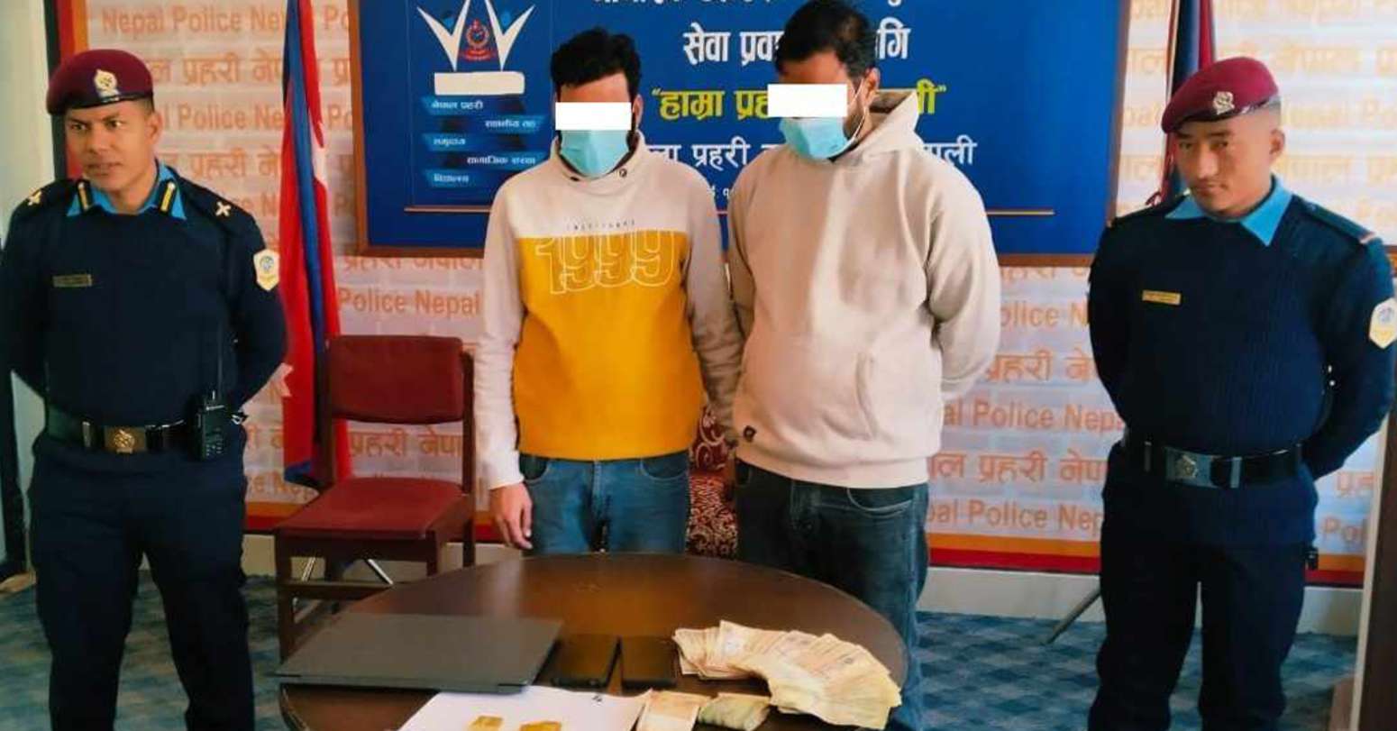 आधा किलो सुनसहित दुई भारतीय नागरिक पक्राउ