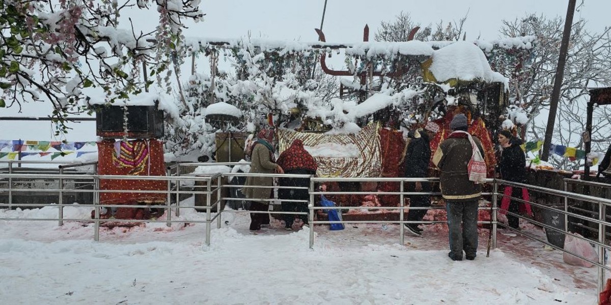 पाथीभरासहित ताप्लेजुङका उच्च हिमाली क्षेत्रमा हिमपात