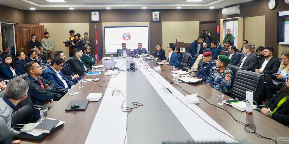 शीतलहर र हिमपातको जोखिम न्यूनीकरण गर्न पूर्वतयारीमा ध्यान दिन  गृहमन्त्रीको निर्देशन