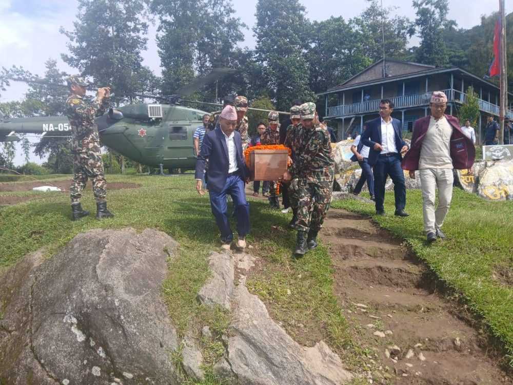 जेनजी प्रदर्शनमा सहादत प्राप्त गर्नुभएका कुलुङको शव जिल्ला ल्याइयो